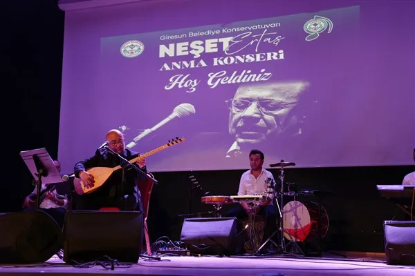 Giresun Belediyesi Bozkırın Tezenesi Neşet Ertaşı andı