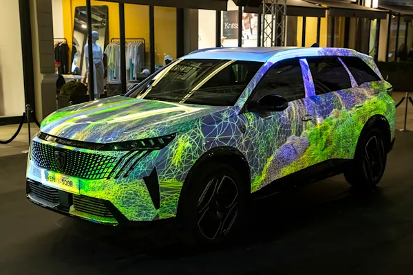 Yeni Peugeot E-5008 Galataport İstanbul’da tanıtıldı