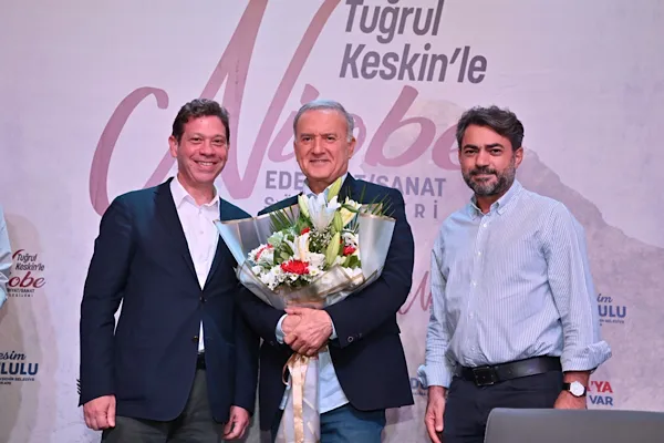 Murathan Mungan Manisa’da okurlarıyla buluştu