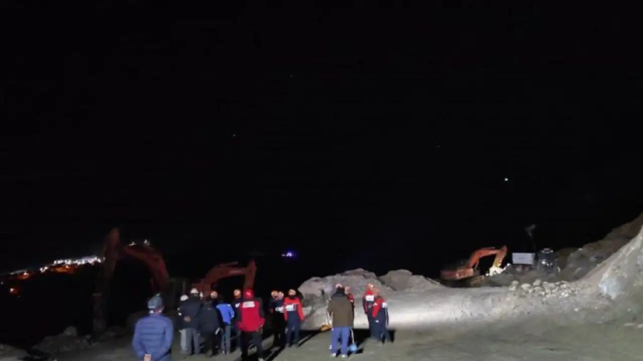 Sivas’ta maden ocağında göçük: 1 kişi için arama çalışması sürüyor