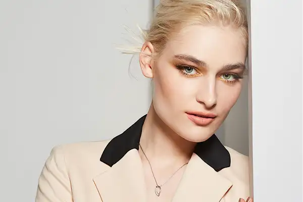 Bernhard H. Mayer Unity Diamond Pendant ile zarafetinizi tamamlayın