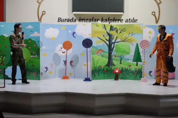 İzmit Belediyesi'nden Çocuk Hakları Gününe özel tiyatro