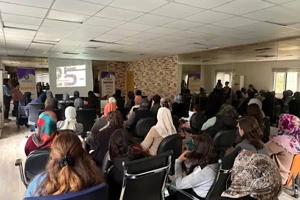 Diyarbakır’da kadınların şiddete karşı mücadele deneyimleri tartışıldı