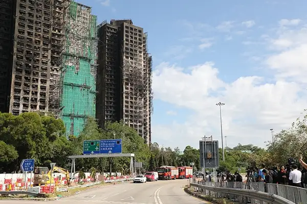 Hong Kong hükümetinden yangın mağdurlarına ücretsiz konaklama desteği