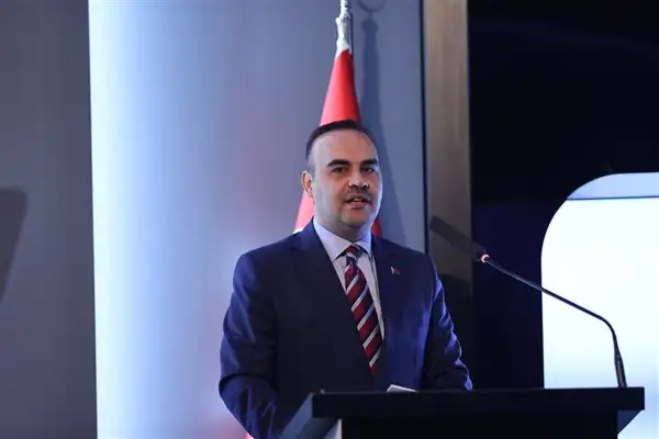 Bakan Kacır, Brezilya'nın Ankara Büyükelçisi Neves ile görüştü