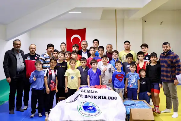 Gemlik'ten genç sporculara yeni sezon desteği