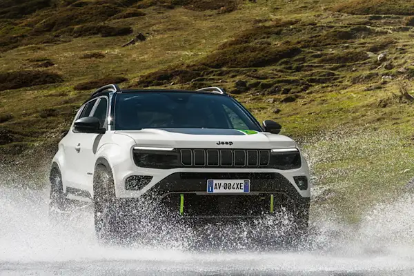 Jeep Aralık ayında Avenger ve Compass modelleri için takas ve kredi desteği sunuyor
