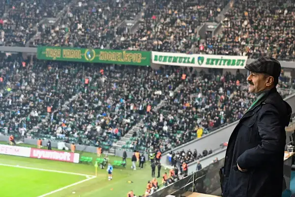 Vali Aktaş, Kocaelispor-Kasımpaşa karşılaşmasını izledi